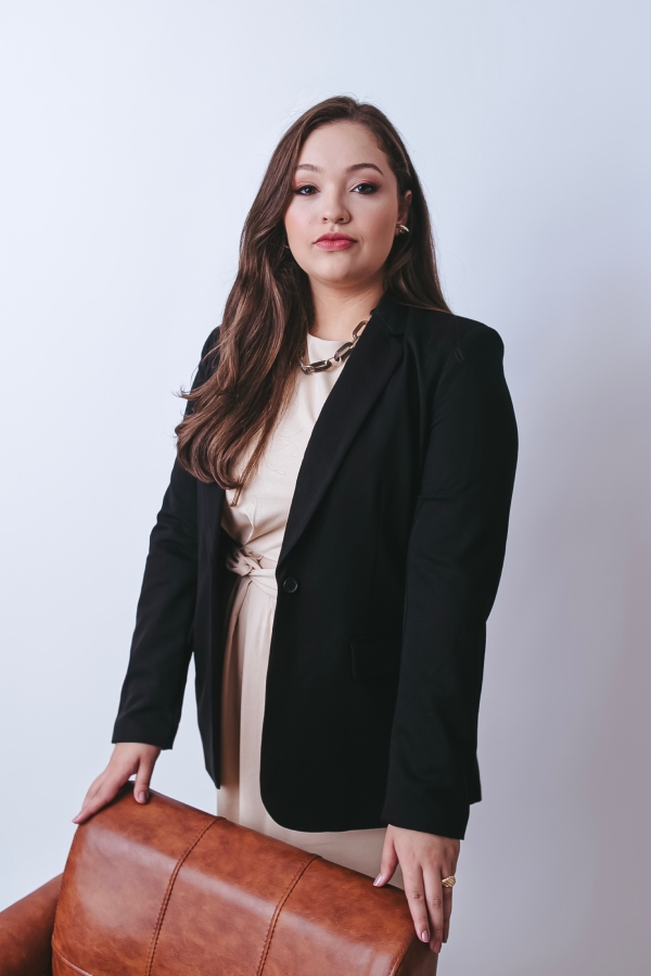 Prazer, Larissa Biloti